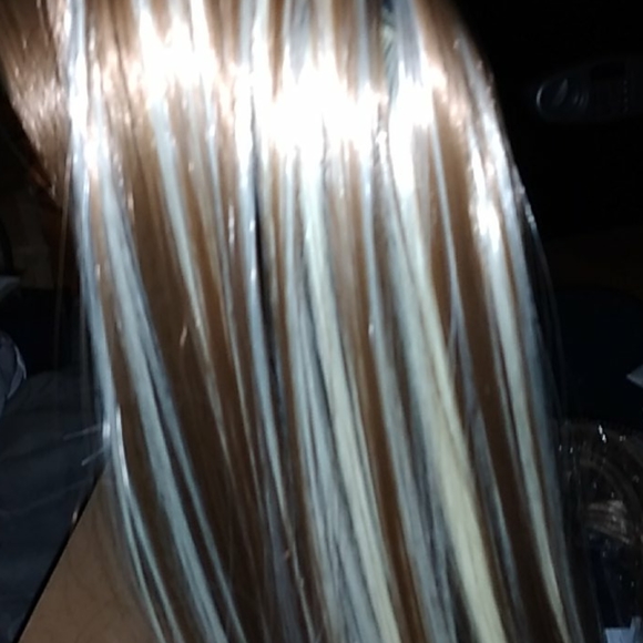 Hair Extensions - Picture 4 of 6